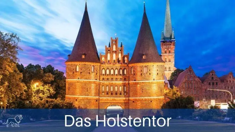 Blick auf das Holstentor in Lübeck