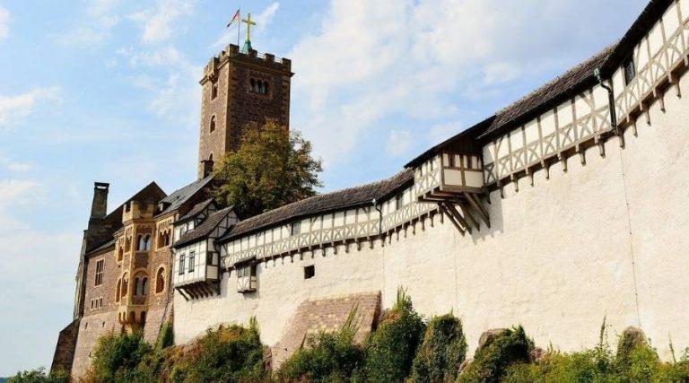 Das Bild zeigt die Wartburg in Eisenach